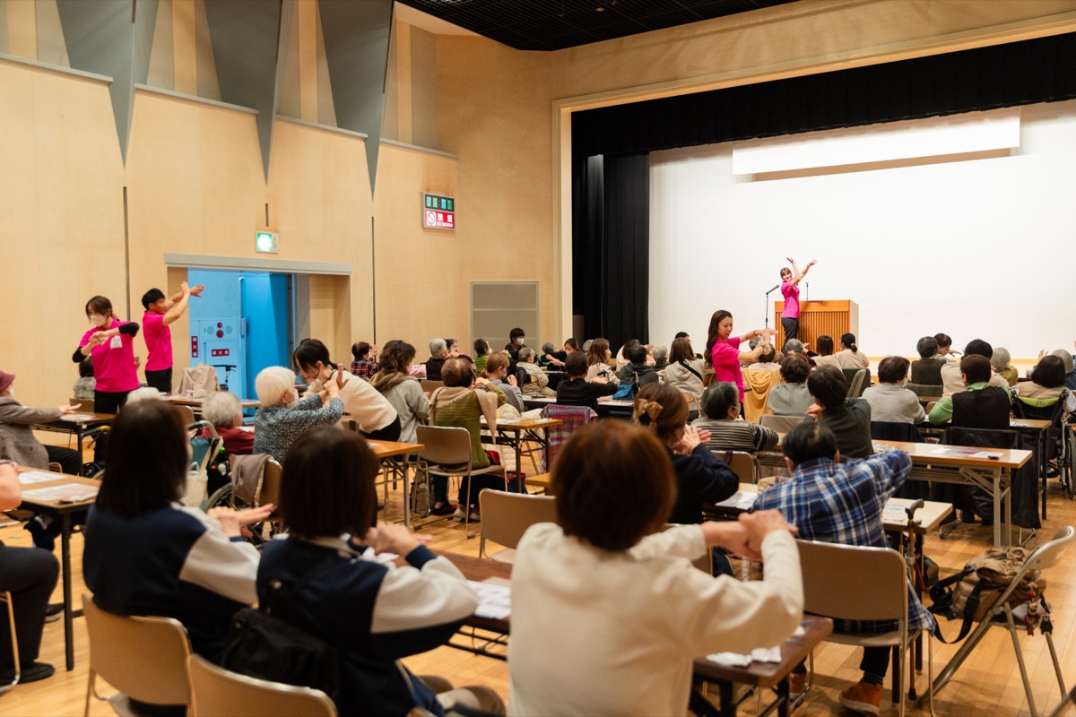 大ホールでの美容体操